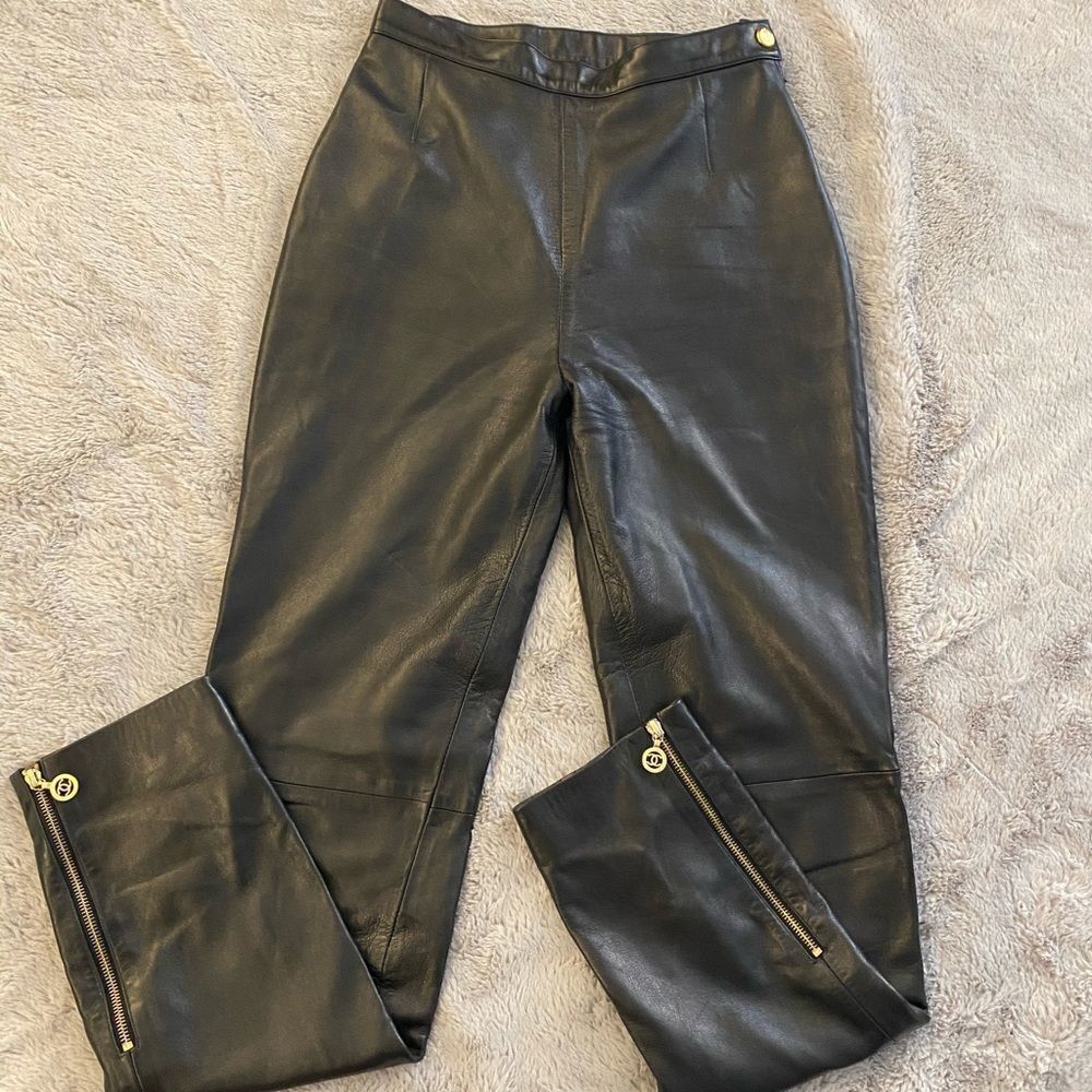 Authentic Chanel genuine leather pants, size 38( S)